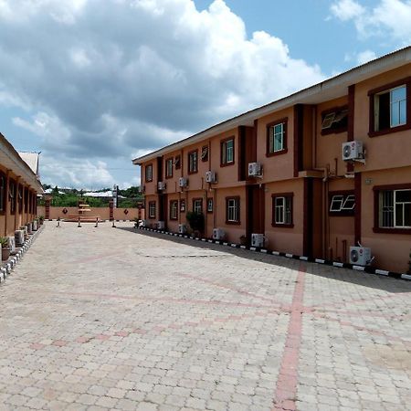 Gen-Preston Hotel And Suites Papalanto Exteriör bild